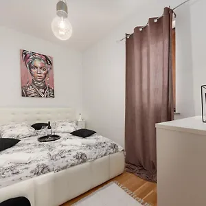  Apartment Lento